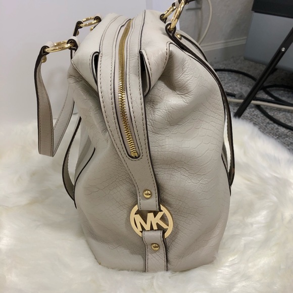 Michael Kors White Leather Large Handbag - Picture 5 of 7